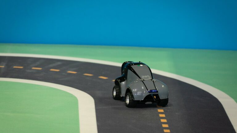 Train a Viable Model in 45 minutes for AWS DeepRacer Beginner Challenge Virtual Community Race 2020